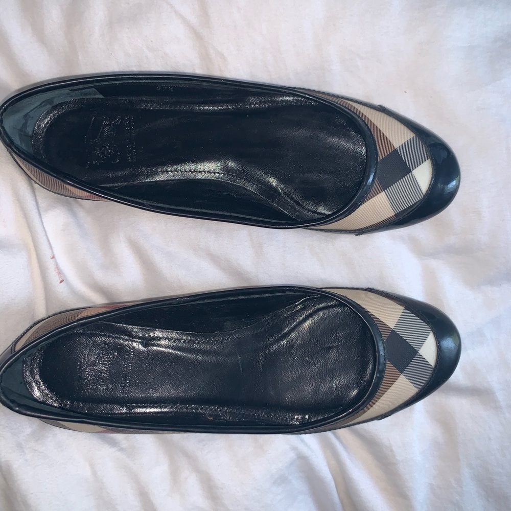 BURBERRY FLATS